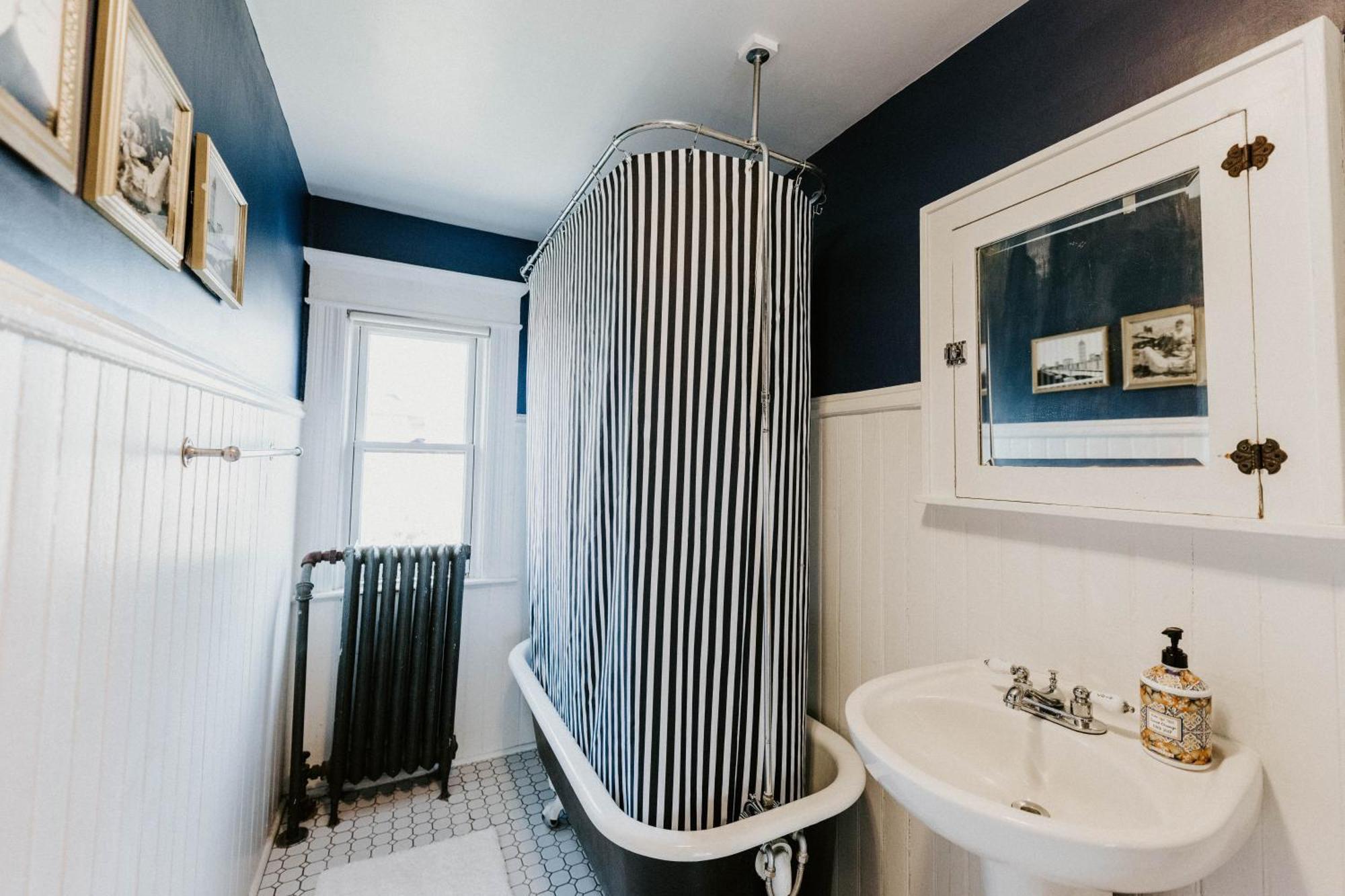 Apartamento Retro Gem Box Victorian Steps From Irvine Park Saint Paul Exterior foto