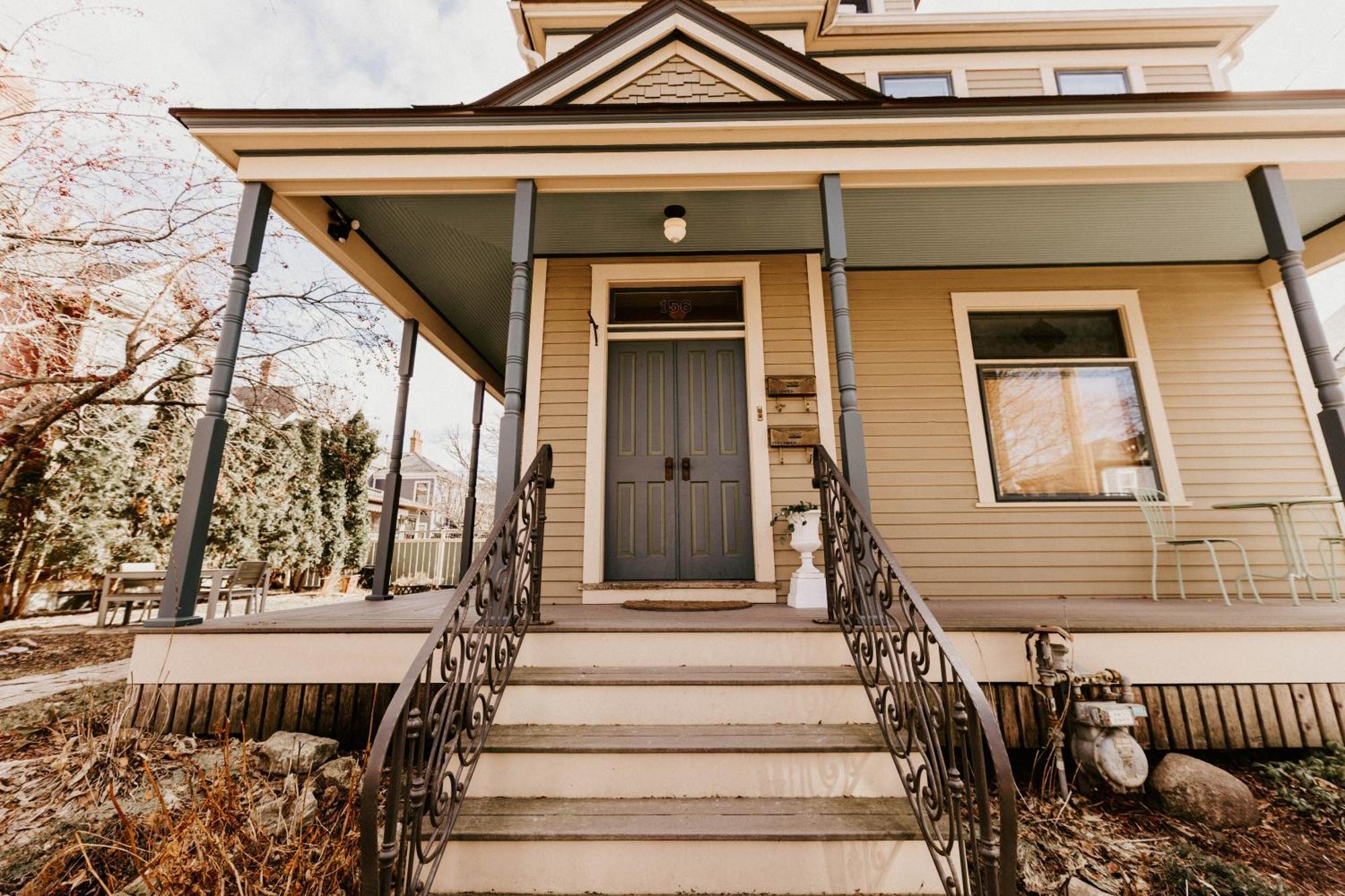 Apartamento Retro Gem Box Victorian Steps From Irvine Park Saint Paul Exterior foto